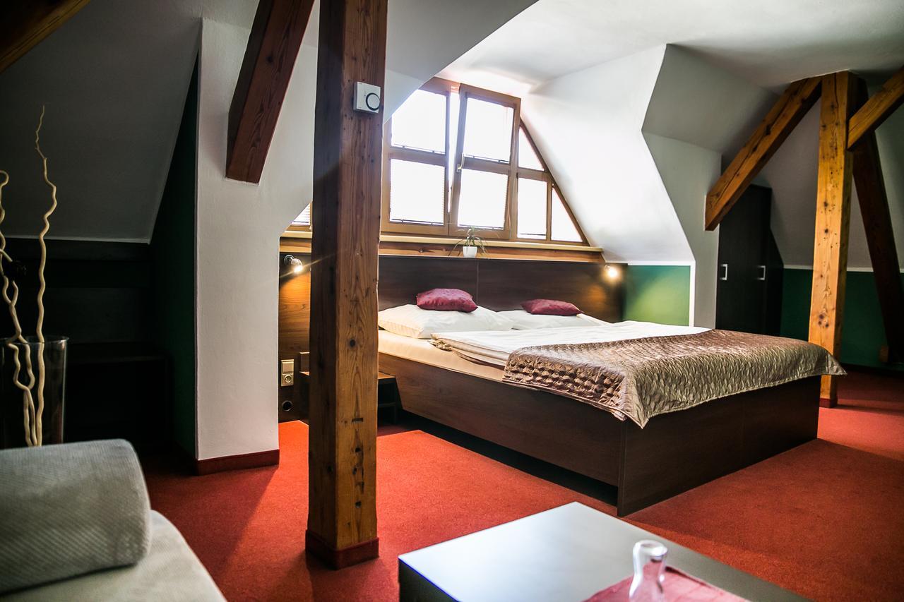 Hotel Best 俄斯特拉发 外观 照片